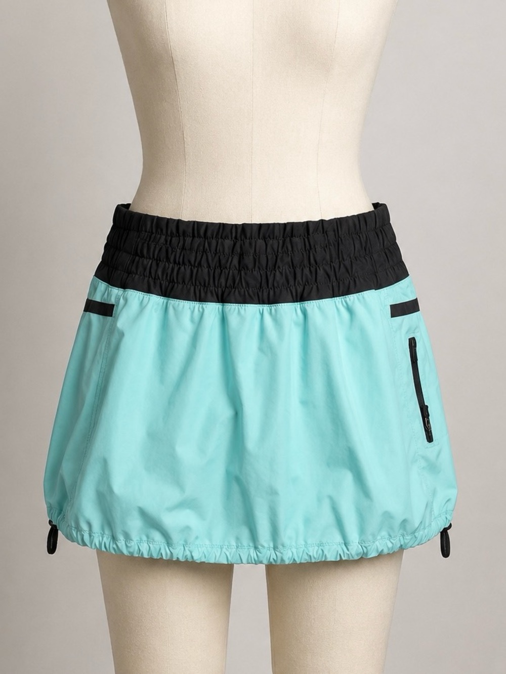 RARE Lululemon Run Trucker “balloon” Skirt Skort blue/black Color.Sz.6